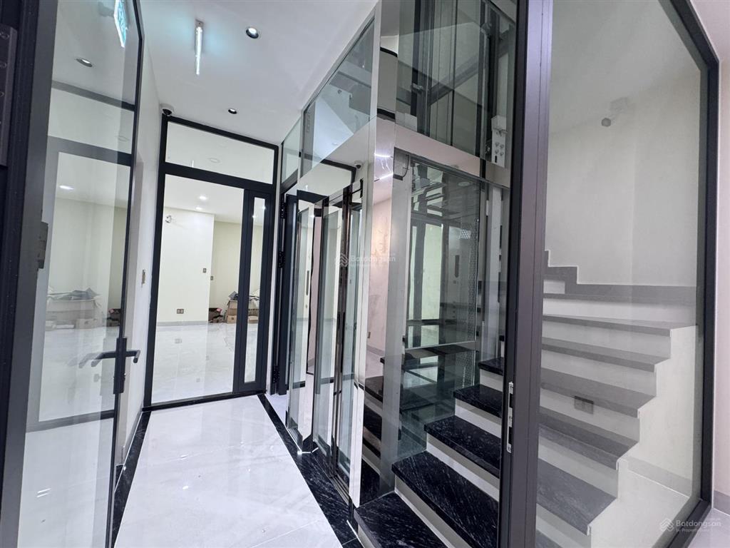 Mặt tiền đặng văn ngữ, phú nhuận. khu vực trung tâm của các dịch vụ spa, beauty care, thời trang