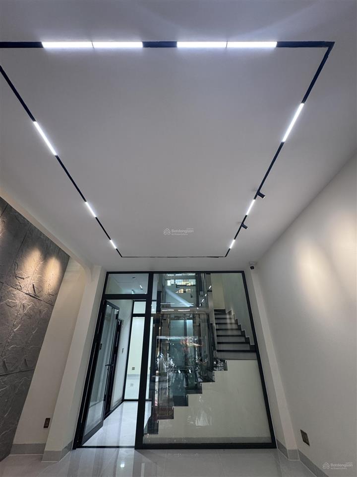 Mặt tiền đặng văn ngữ, phú nhuận. khu vực trung tâm của các dịch vụ spa, beauty care, thời trang