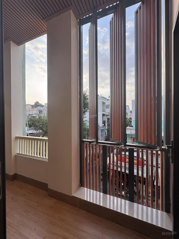 Mặt tiền đặng văn ngữ, phú nhuận. khu vực trung tâm của các dịch vụ spa, beauty care, thời trang