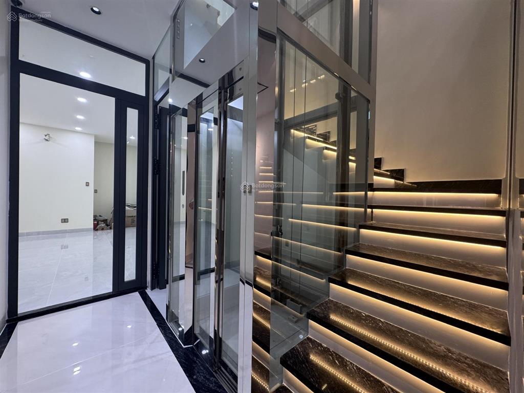 Mặt tiền đặng văn ngữ, phú nhuận. khu vực trung tâm của các dịch vụ spa, beauty care, thời trang