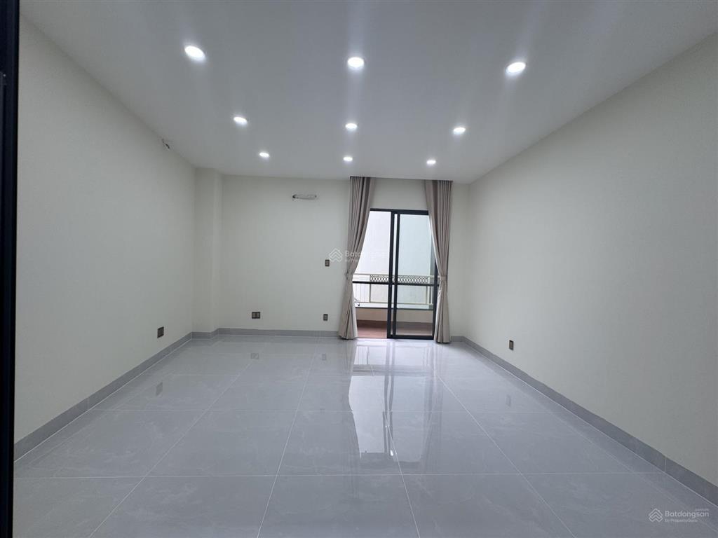 Mặt tiền đặng văn ngữ, phú nhuận. khu vực trung tâm của các dịch vụ spa, beauty care, thời trang