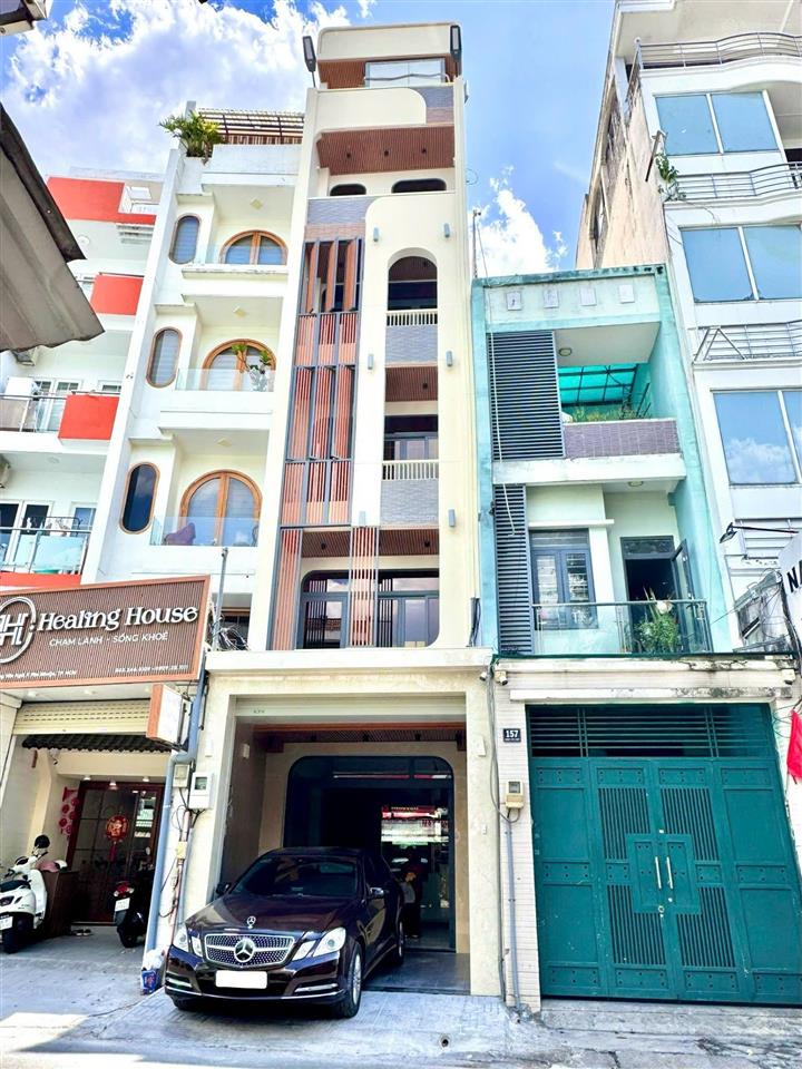 Mặt tiền đặng văn ngữ, phú nhuận. khu vực trung tâm của các dịch vụ spa, beauty care, thời trang