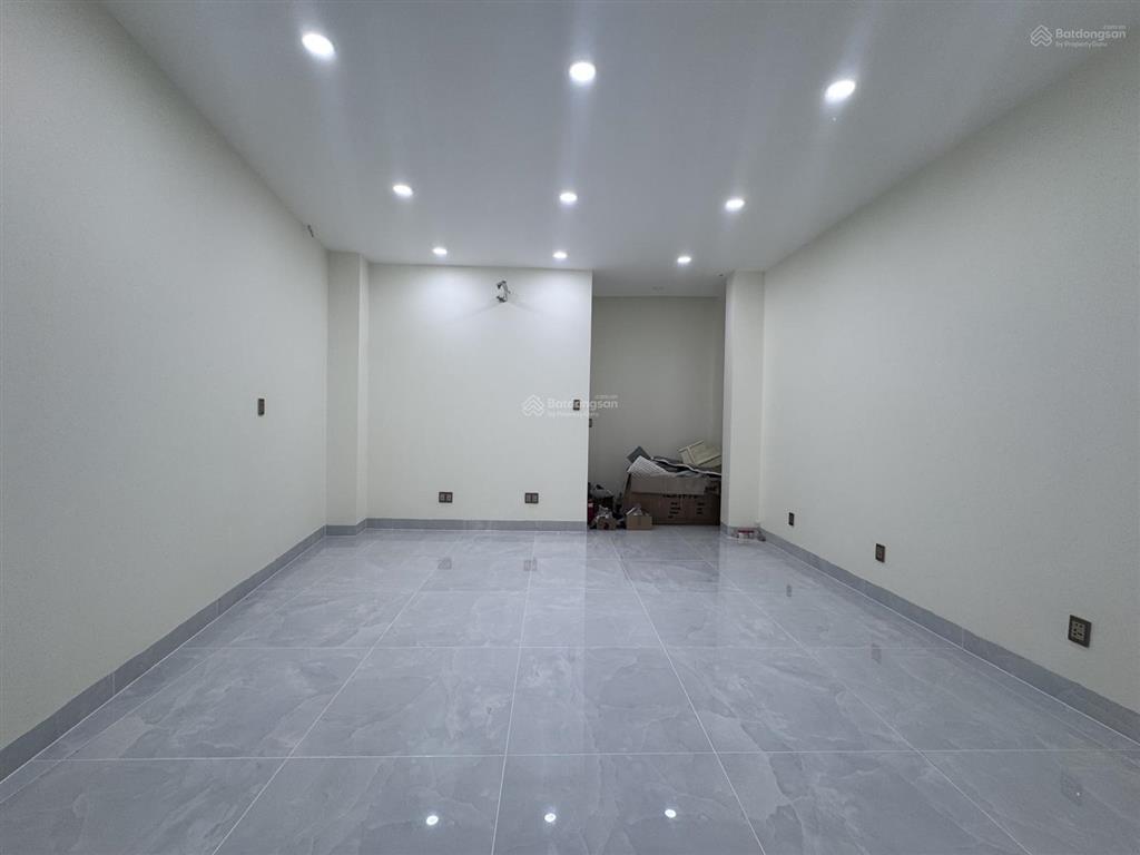 Mặt tiền đặng văn ngữ, phú nhuận. khu vực trung tâm của các dịch vụ spa, beauty care, thời trang