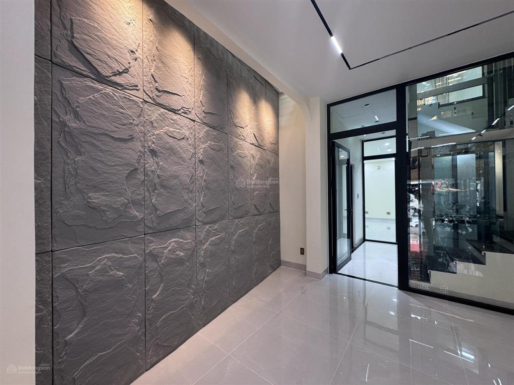 Mặt tiền đặng văn ngữ, phú nhuận. khu vực trung tâm của các dịch vụ spa, beauty care, thời trang