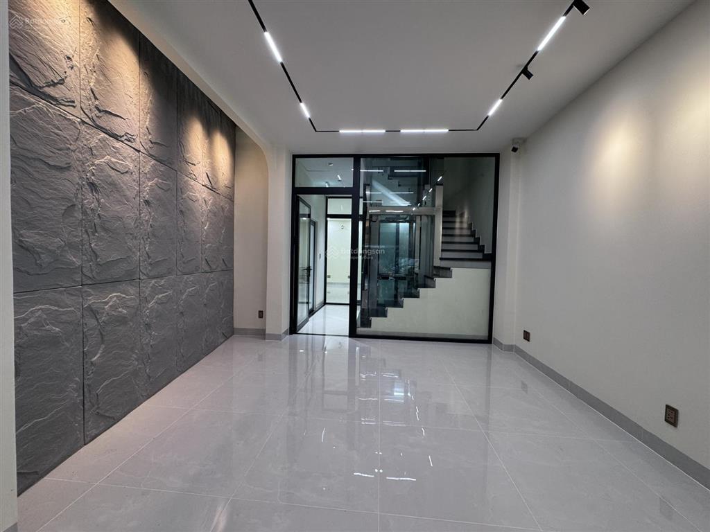 Mặt tiền đặng văn ngữ, phú nhuận. khu vực trung tâm của các dịch vụ spa, beauty care, thời trang