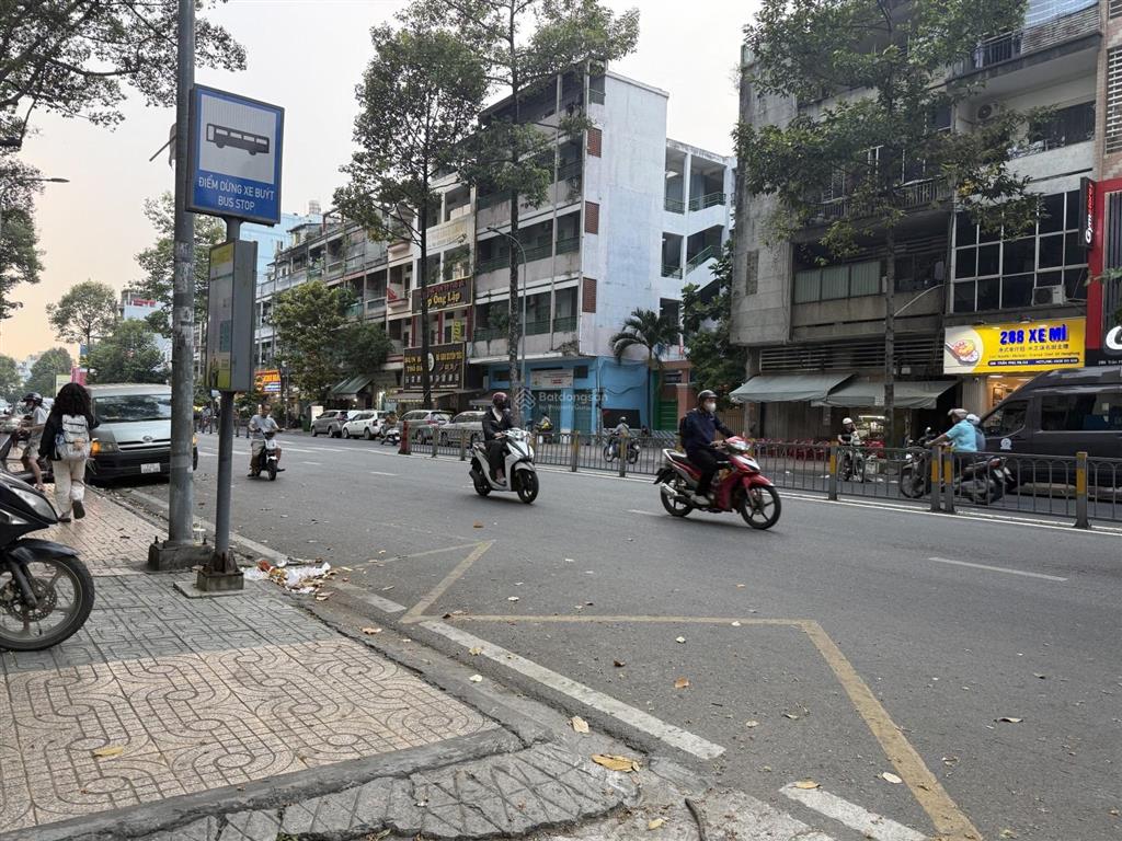 Hẻm ô tô 6m trần phú  giao nguyễn trãi  quận 5  nhà 2 tầng, 65m2  giá chỉ 7.6 tỷ tl