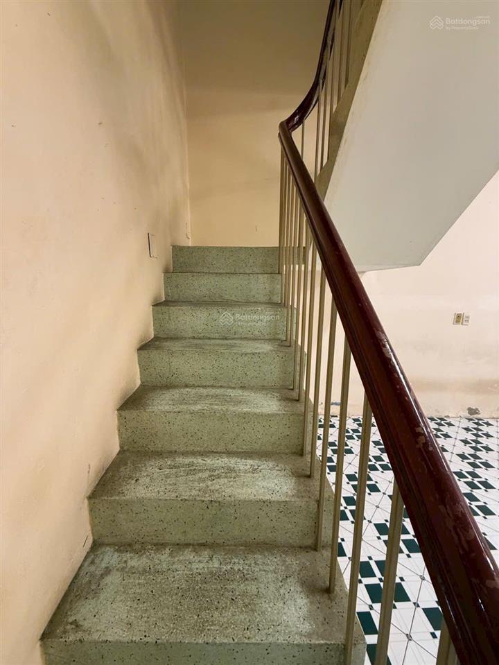 Hẻm ô tô 6m  sát mặt tiền trần phú  nguyễn trãi quận 5 dt 65m2, ngang gần 4m nở hậu nhẹ tài lộc.