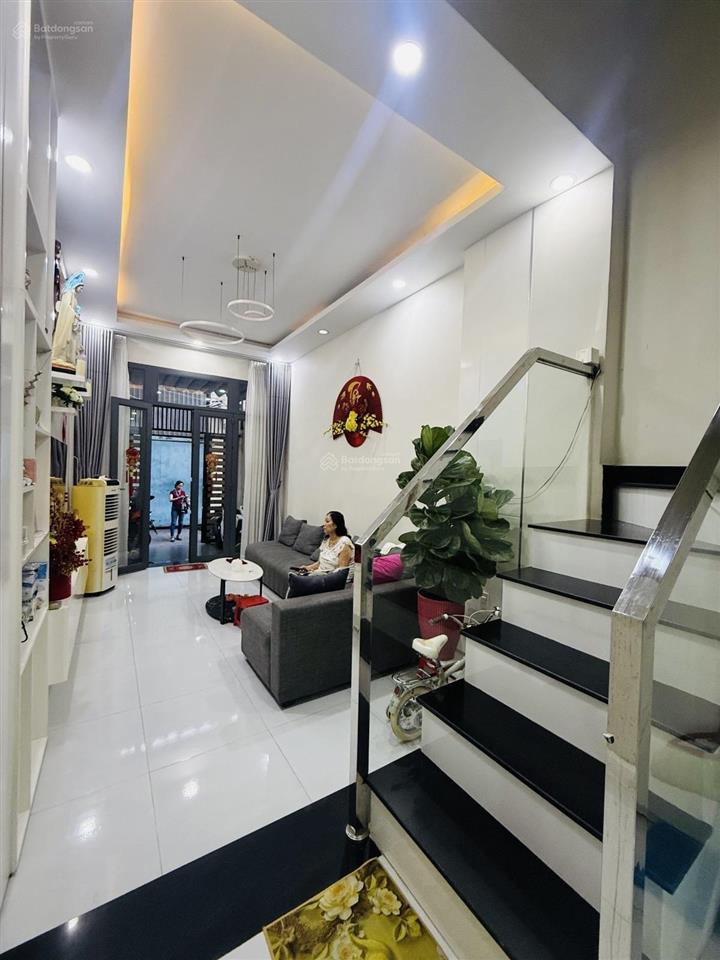 Ngay parc mall quận 8  hẻm 3m  dt 58m2 4 tầng mới đẹp  sát mặt tiền  không quy hoạch