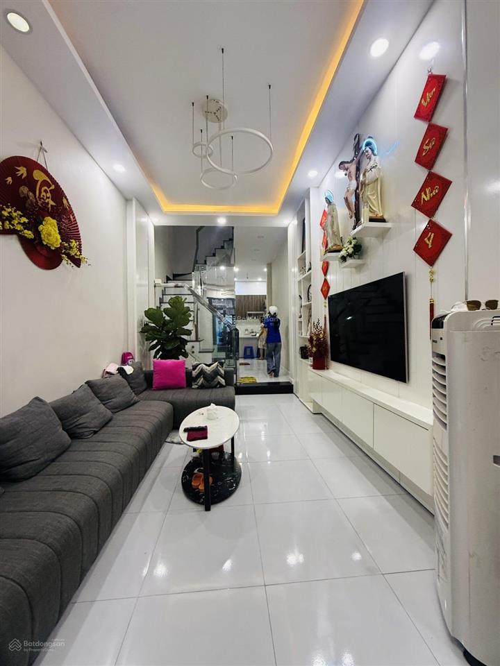 Ngay parc mall quận 8  hẻm 3m  dt 58m2 4 tầng mới đẹp  sát mặt tiền  không quy hoạch