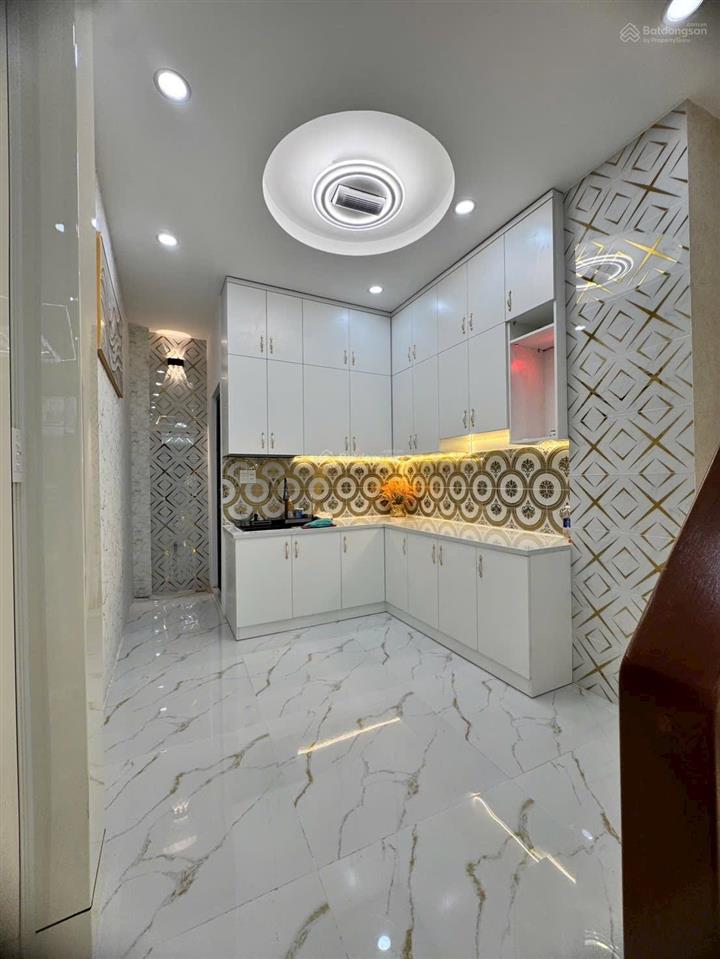 Nhà mới full nội thất  đường trước nhà 8m hoàn công đủ chỉ 6.xxtỷ  dt 36m2