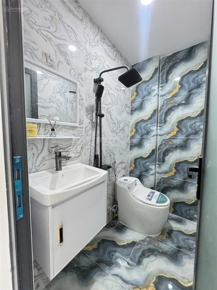 Nhà mới full nội thất  đường trước nhà 8m hoàn công đủ chỉ 6.xxtỷ  dt 36m2