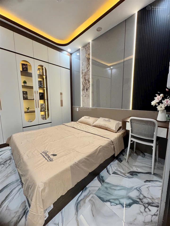 Nhà mới full nội thất  đường trước nhà 8m hoàn công đủ chỉ 6.xxtỷ  dt 36m2