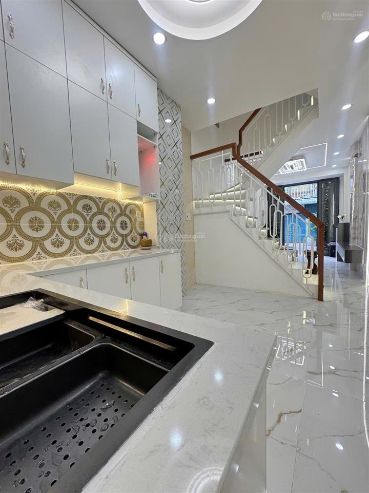 Nhà mới full nội thất  đường trước nhà 8m hoàn công đủ chỉ 6.xxtỷ  dt 36m2
