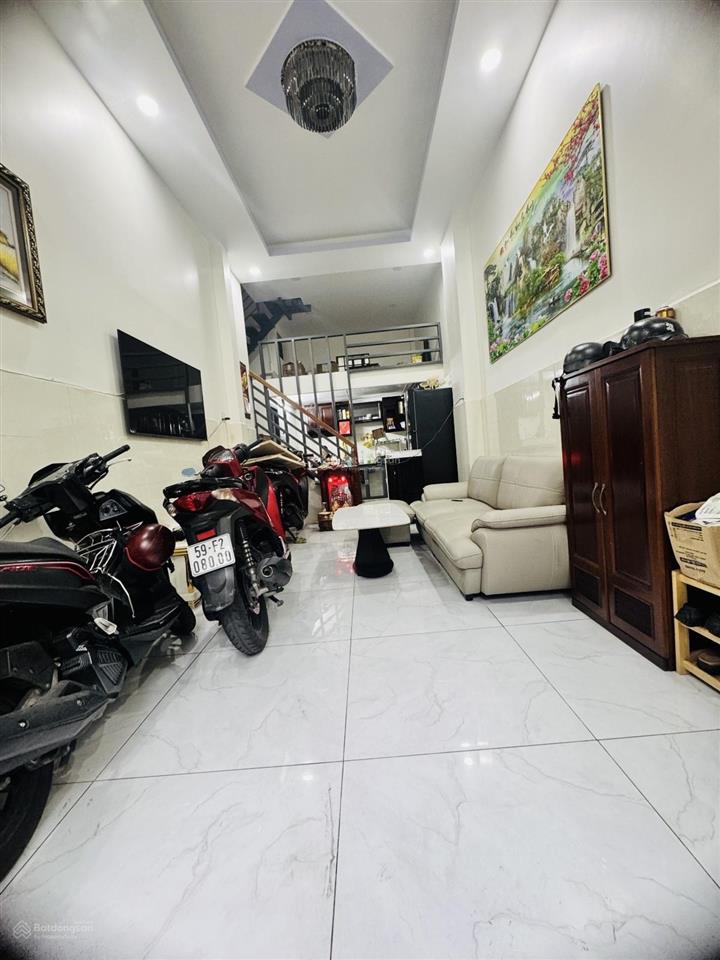 Nhà hẻm xe hơi âu dương lân q8 33m2  sân thượng thoáng mát  3pn