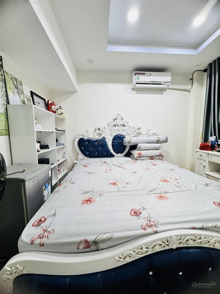 Nhà hẻm xe hơi âu dương lân q8 33m2  sân thượng thoáng mát  3pn