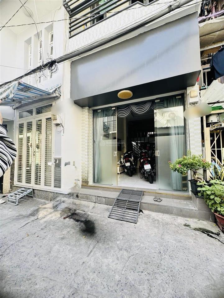 Nhà hẻm xe hơi âu dương lân q8 33m2  sân thượng thoáng mát  3pn