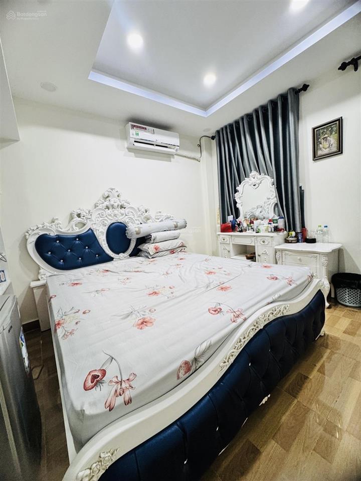 Nhà hẻm xe hơi âu dương lân q8 33m2  sân thượng thoáng mát  3pn