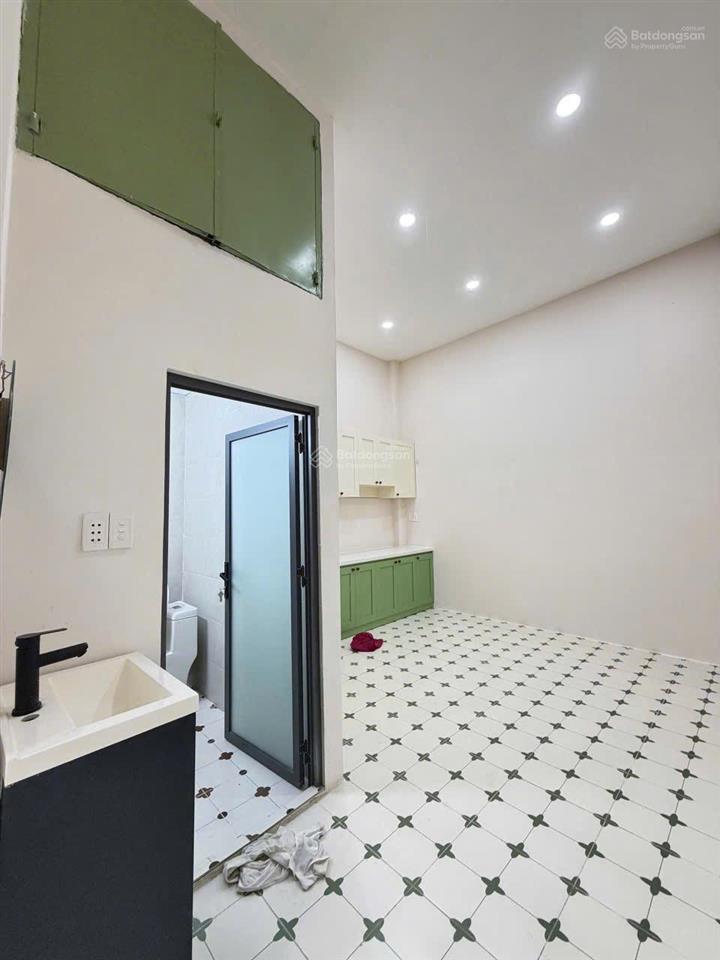 Nhà mới keng  sát công viên hoàng văn thụ ô tô đỗ cửa