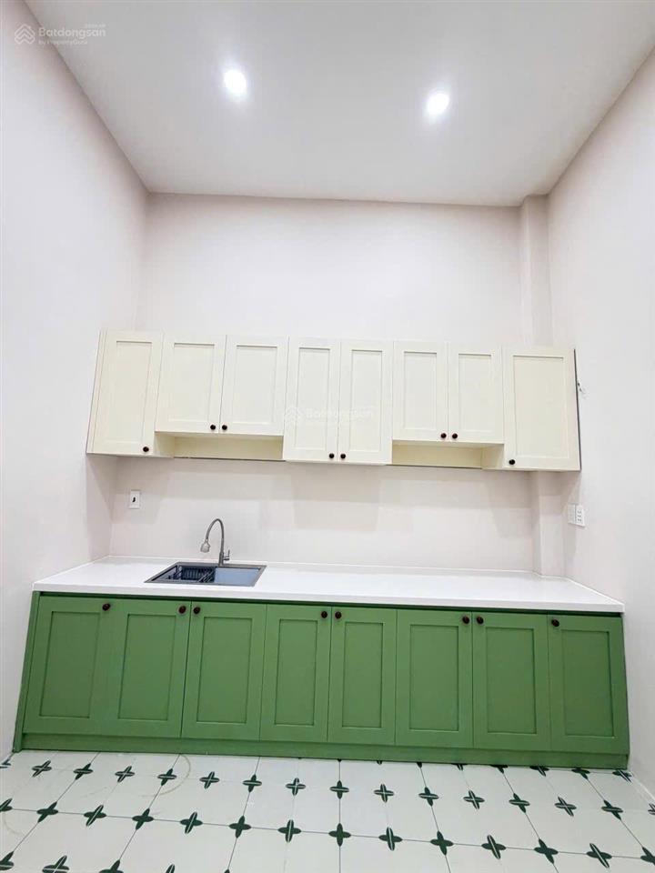 Nhà mới keng  sát công viên hoàng văn thụ ô tô đỗ cửa