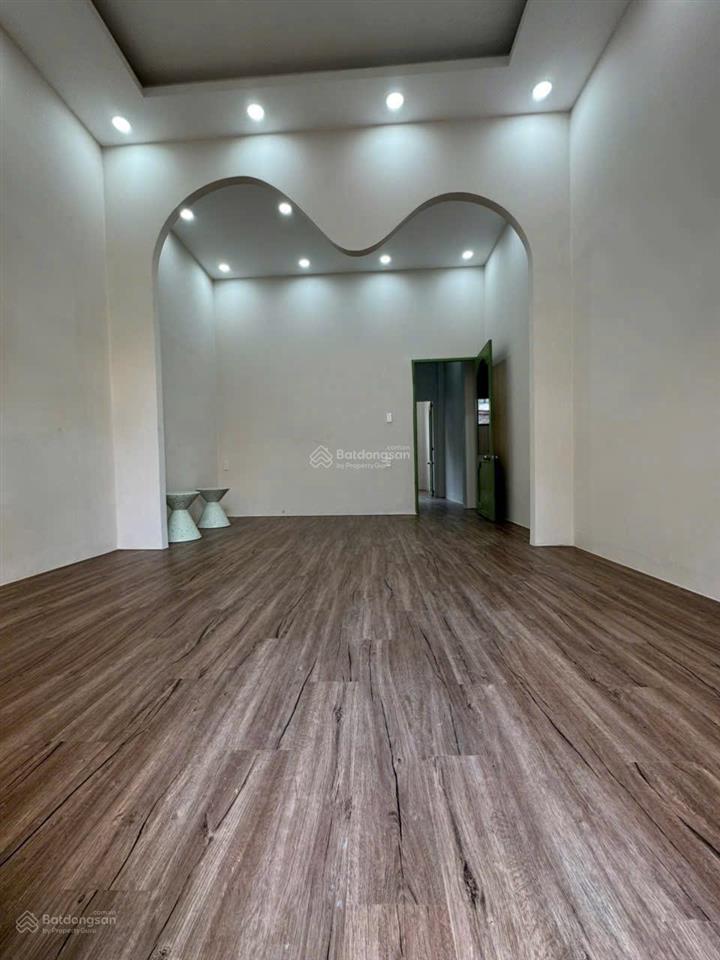 Nhà mới keng  sát công viên hoàng văn thụ ô tô đỗ cửa