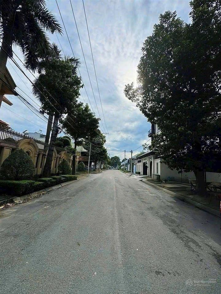 Cho thuê kho, nhà xưởng, đất tại lê thị riêng, 10 triệu, 200m2, giá cực chất. có sẵn kết cấu