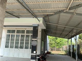 Bán đất thổ cư 385m2 có sẵn nhà cấp 4, mặt tiền 10m đường nhựa, ngay gần chợ thuận tiện kinh doanh