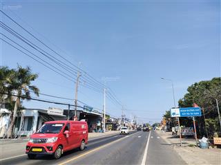 Chính chủ bán lô đất mặt tiền kinh doanh 7m đường nhựa 2 ô tô tải, ngay trung tâm, gần chợ, trường