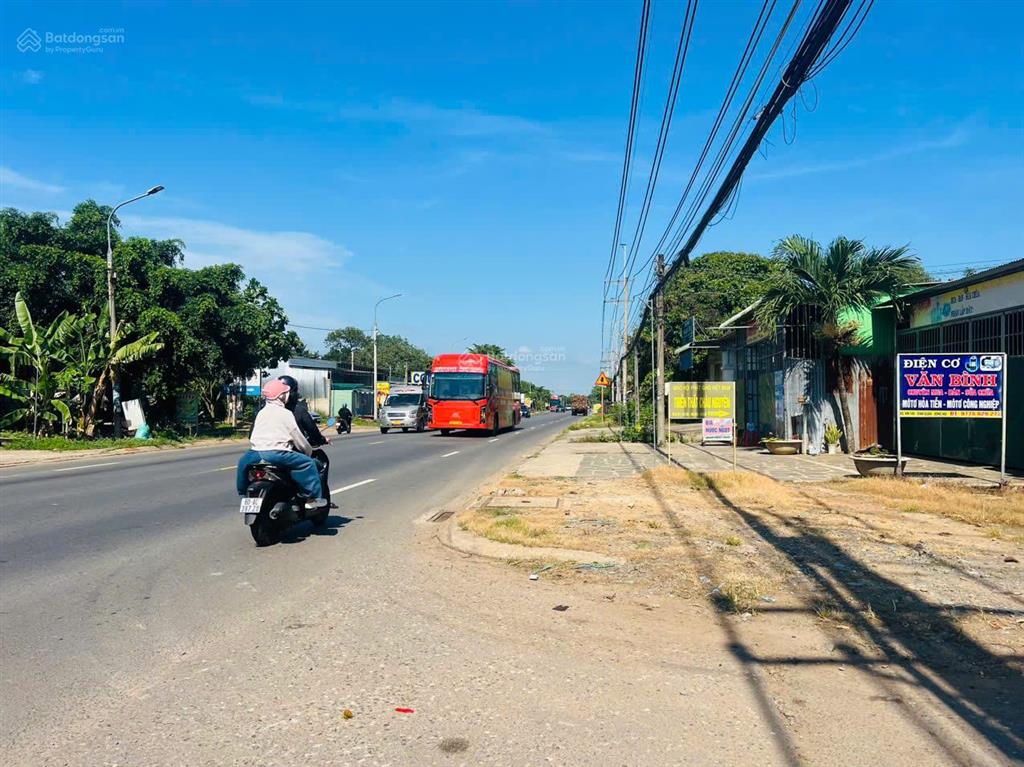 Bán lô đất thổ cư 218m2 lô góc 2 mặt tiền đường nhựa, sát quốc lộ 20 chỉ 300m dân cư hiện hữu