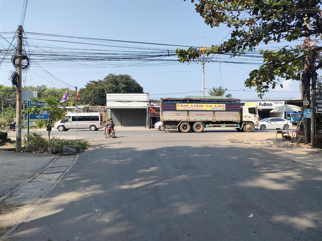 Chính chủ bán lô đất mặt tiền kinh doanh 7m đường nhựa 2 ô tô tải, ngay trung tâm, gần chợ, trường