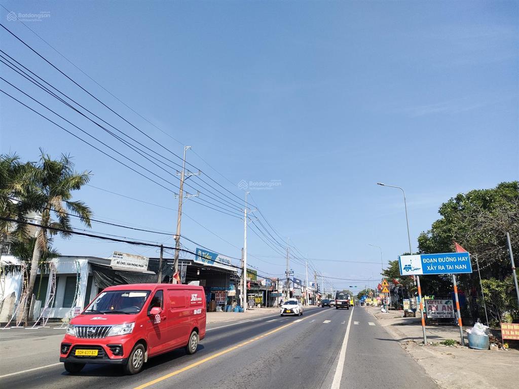 Chính chủ bán lô đất mặt tiền kinh doanh 7m đường nhựa 2 ô tô tải, ngay trung tâm, gần chợ, trường