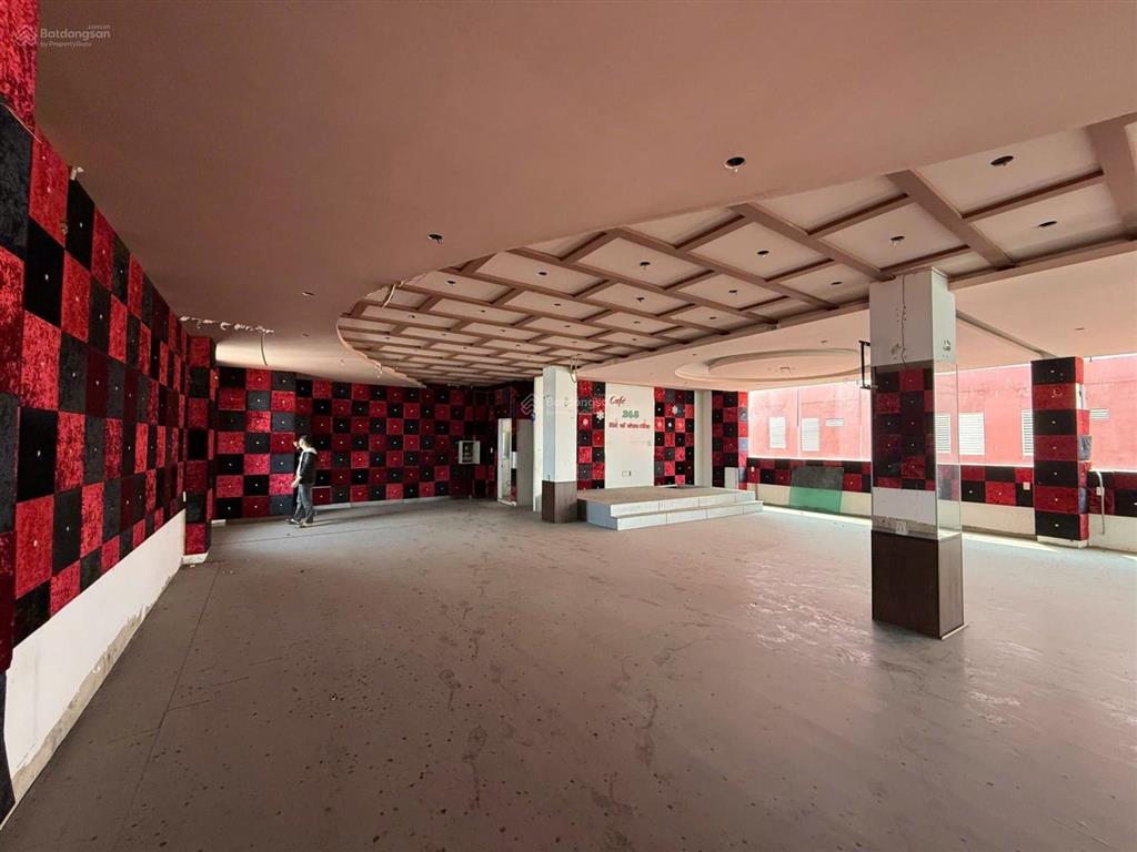 Nhà 5 tầng 25 phòng phù hợp làm căn hộ và karaoke , văn phòng, cổng kcn biên hòa 2