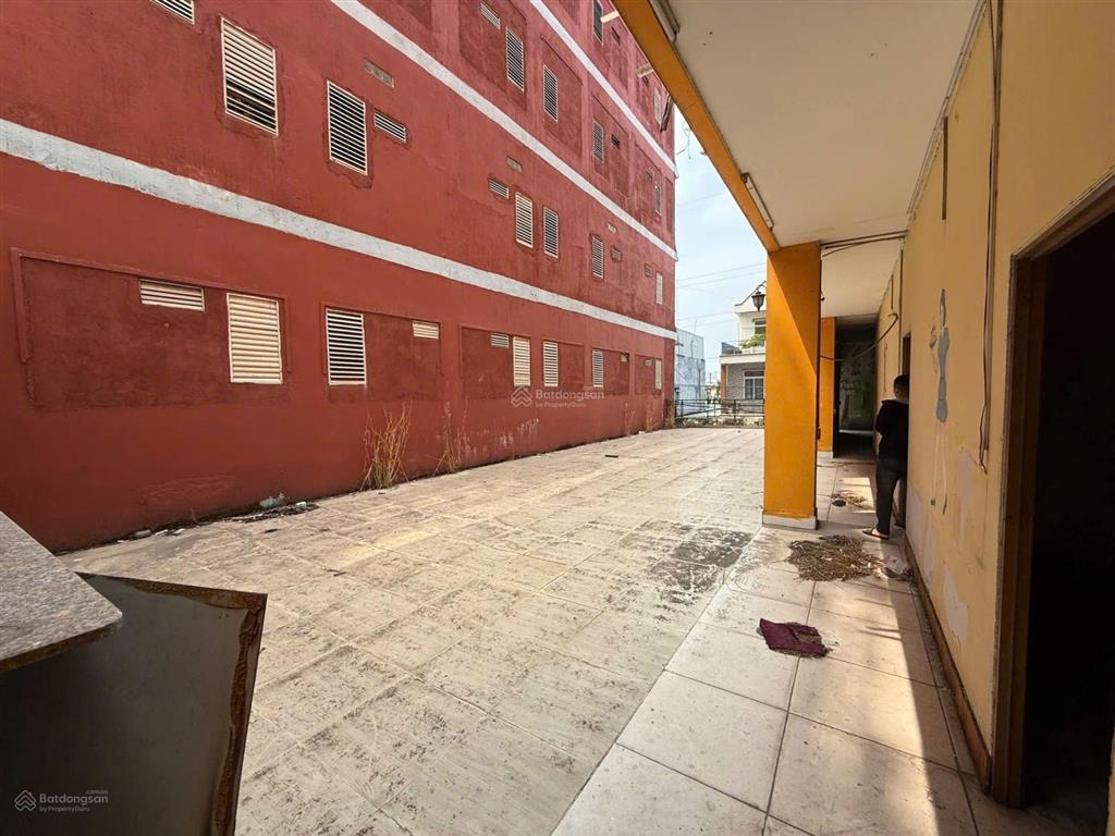 Nhà 5 tầng 25 phòng phù hợp làm căn hộ và karaoke , văn phòng, cổng kcn biên hòa 2