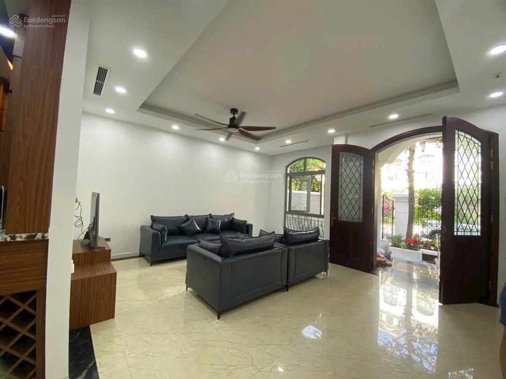 Cho thuê liền kề vinhomes riverside  96m2 x 4 tầng  6 ngủ.