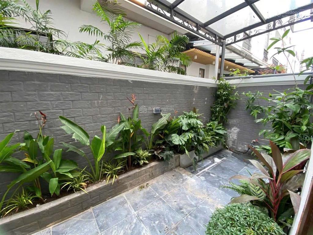 Cho thuê liền kề vinhomes riverside  96m2 x 4 tầng  6 ngủ.