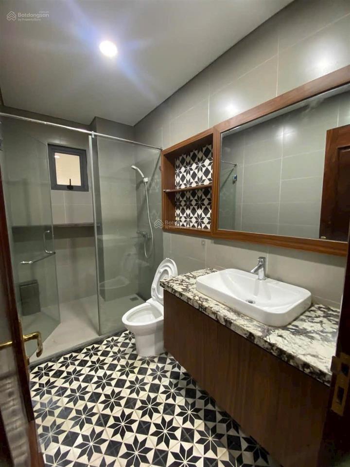 Cho thuê liền kề vinhomes riverside  96m2 x 4 tầng  6 ngủ.
