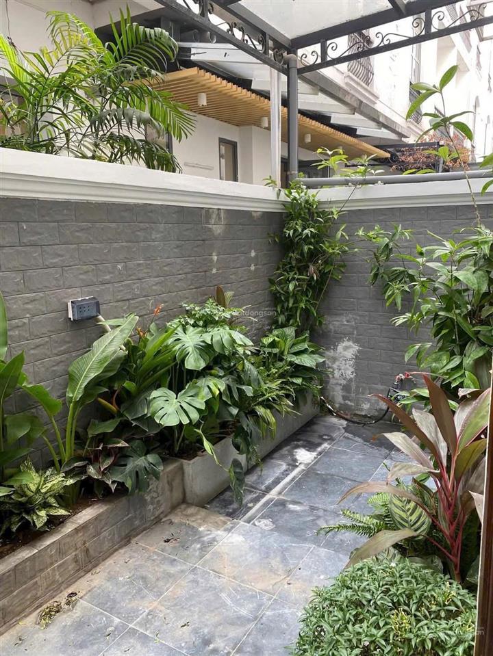 Cho thuê liền kề vinhomes riverside  96m2 x 4 tầng  6 ngủ.