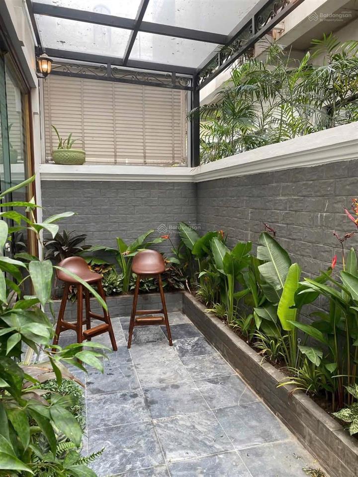 Cho thuê liền kề vinhomes riverside  96m2 x 4 tầng  6 ngủ.