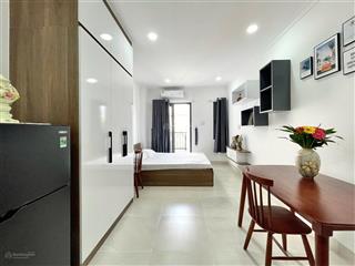 Cho thuê ccmini ban công to thoáng, full nội thấy nằm ngay tuyến đường nguyễn hữu cảnh giáp q1