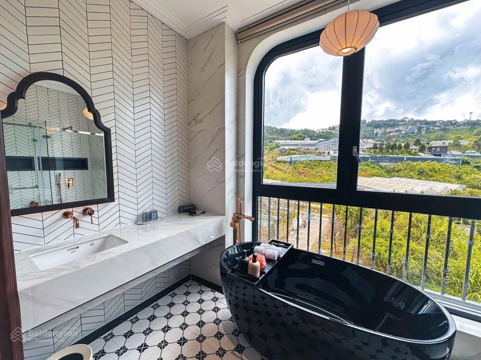 Villa địa trung hải 254m2 hoàn công 3 tầng 8pn 10wc cho thuê 70tr/tháng giá 20.5 tỷ