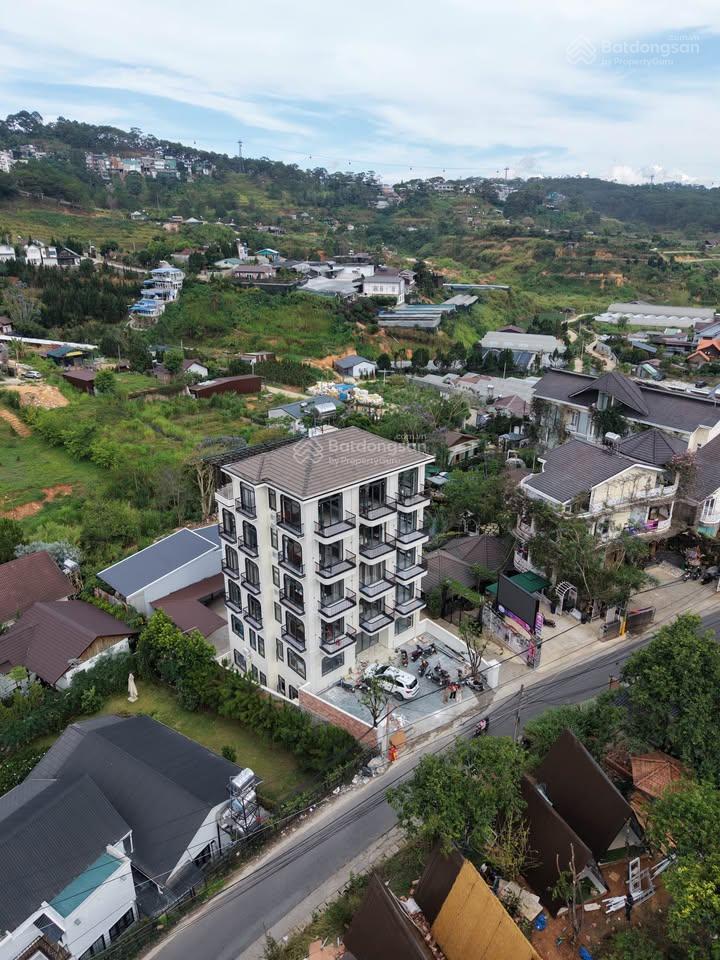 Khách sạn mới xây view hoàng hôn lẫn bình minh tiêu chuẩn pccc mới vận hành 100tr/thang đà lạt