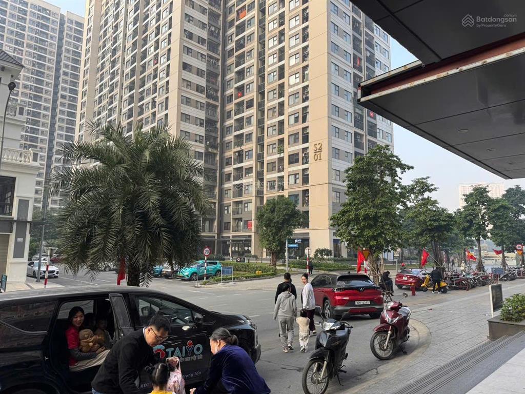 Gấp! căn 2 phòng ngủ diện tích 54,4m2 giá chỉ 70tr/m2 vinhomes smart city