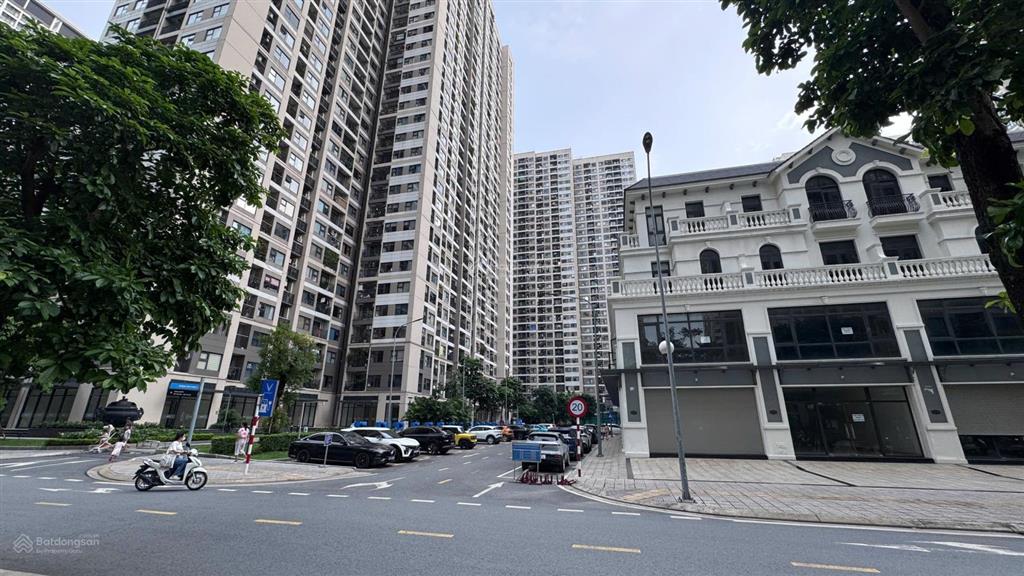 Shophouse 5 tầng, 600m2 sử dụng giá chỉ 300k/m2 kđt 130.000 cư dân