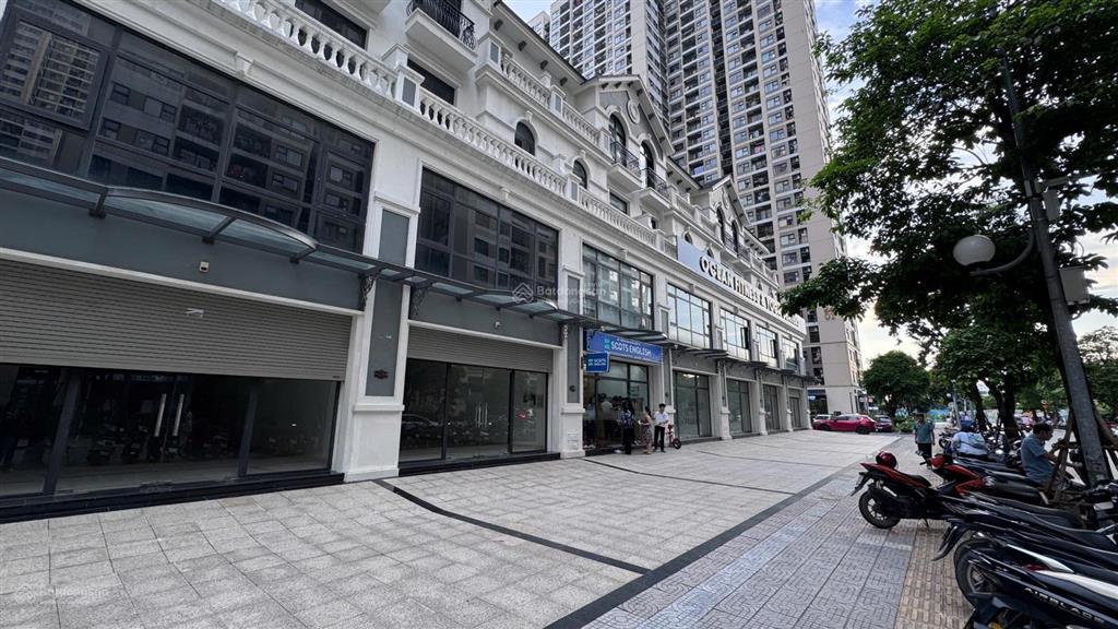 Shophouse 5 tầng, 600m2 sử dụng giá chỉ 300k/m2 kđt 130.000 cư dân