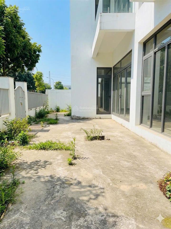 Biệt thự sol lake villa 222m căn góc siêu hiếm vị trí đẹp giá 33 tỷ cơ hội đầu tư hấp dẫn.