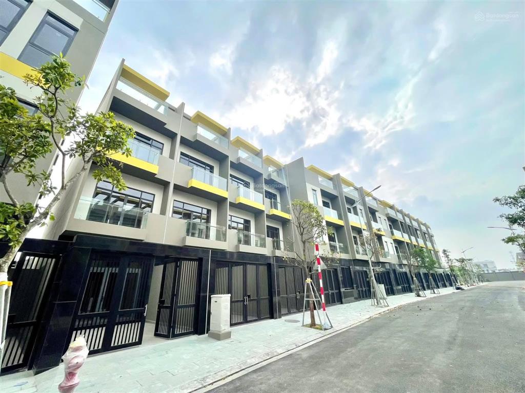 Hàng độc quyền cuối cùng  nhà phố eden park giá gốc