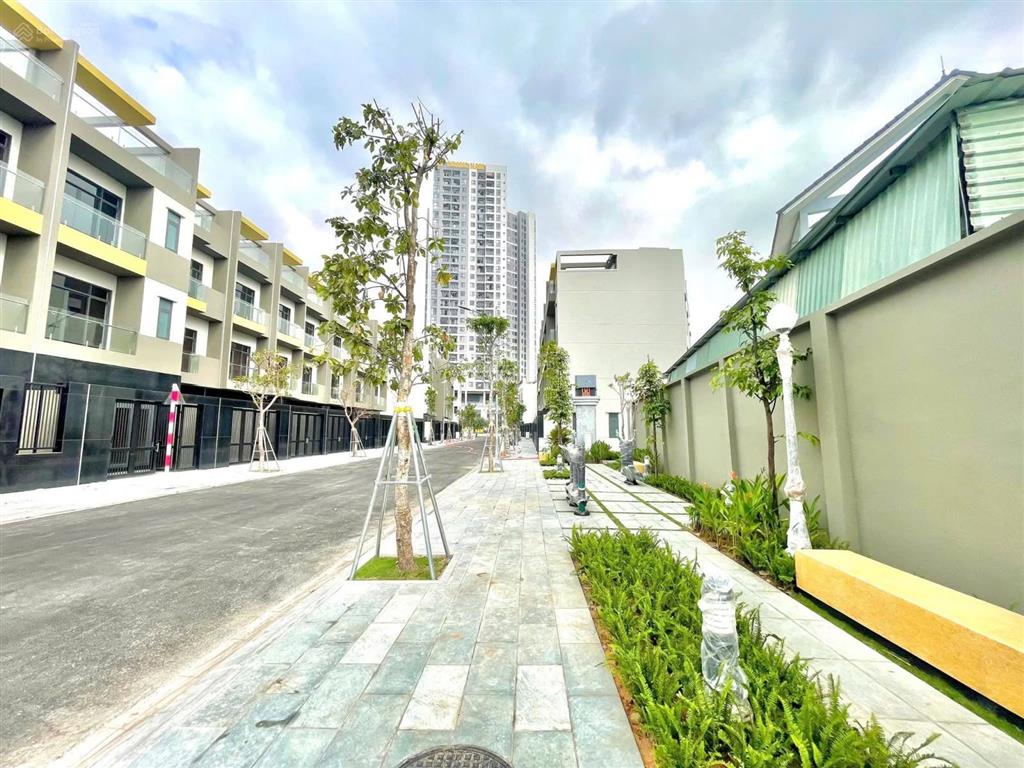 Hàng độc quyền cuối cùng  nhà phố eden park giá gốc