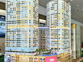Chỉ 157 triệusở hữu căn hộ "view triệu đô" giữa quảng trường đa tầng và cầu kính