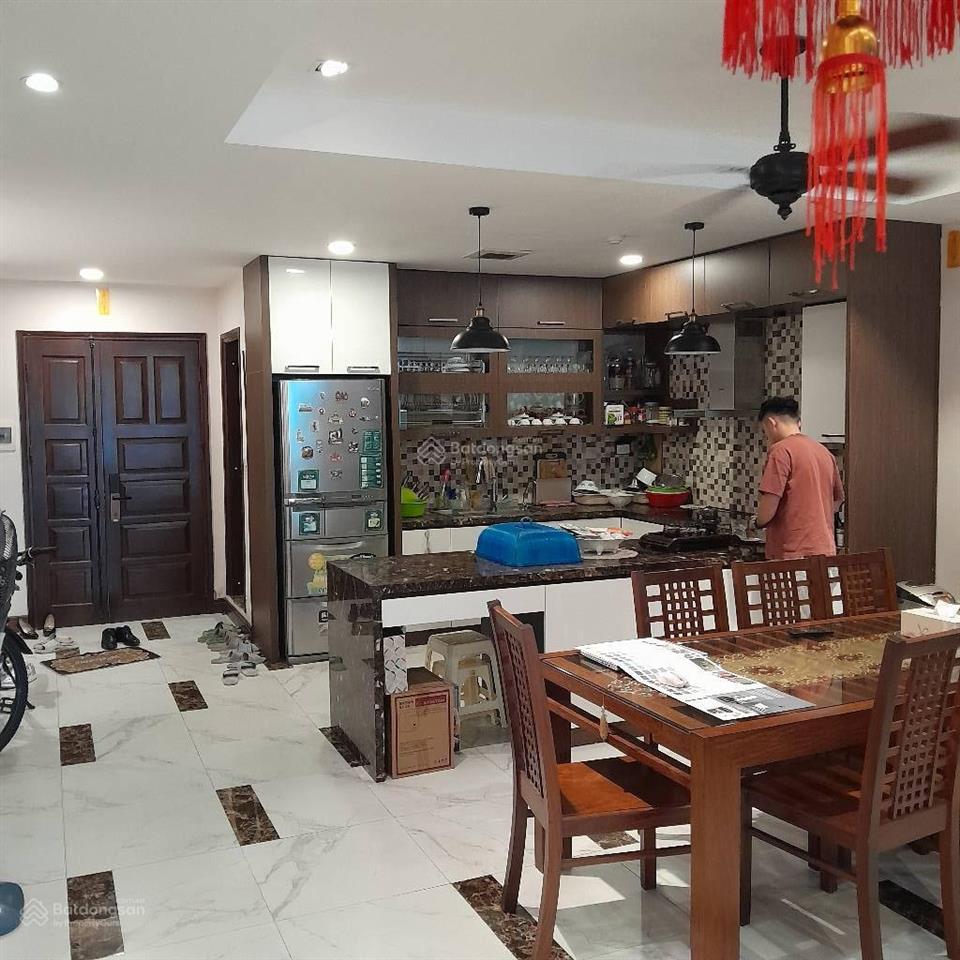 Bán cc 57 láng hạ, giá cực chất 17,8 tỷ, 193m2 đẹp, nhiều tiện ích