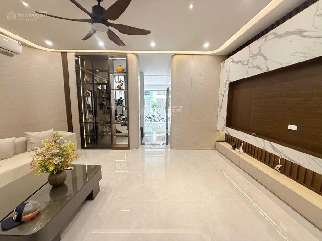 8,1 tỷ nhà riêng hồ đền lừ, hm giá tốt trong khu vực  48m 4t 4pn  ngõ thông ô tô đỗ cổng