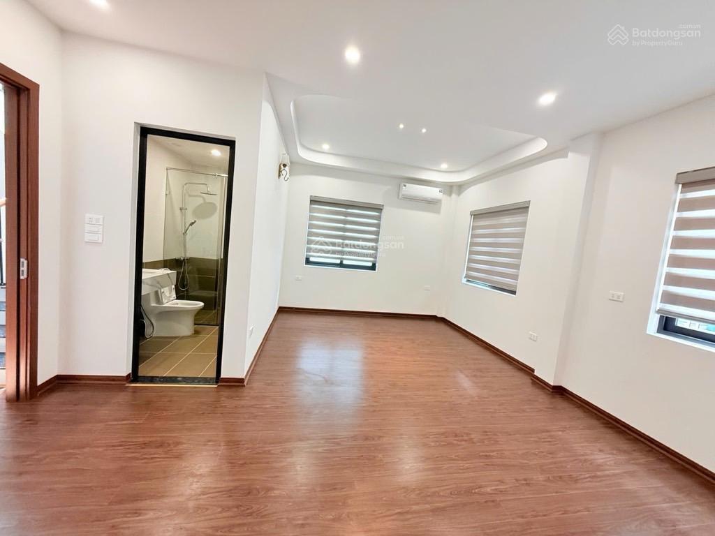 8,1 tỷ nhà riêng hồ đền lừ, hm giá tốt trong khu vực  48m 4t 4pn  ngõ thông ô tô đỗ cổng